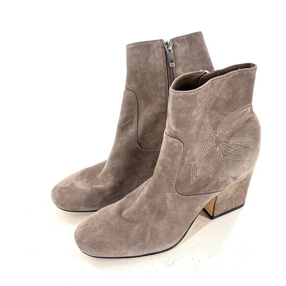 Marc Fisher Johnny Embroidered Boots 7 Gray Suede NWOT Ankle Booties Floral Heel - Picture 5 of 6